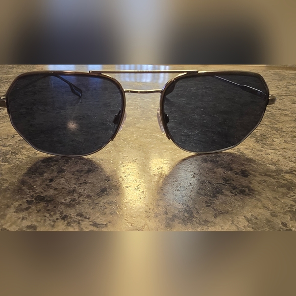 Burberry Sunglasses ***AUTHENTIC*** Great/Perfect Condition - Picture 9 of 11